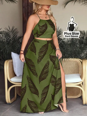 Vestido Longo Estampado de Alças Finas com Recorte na Cintura Plus Size Conjunto Cropped e Shorts Estampado com