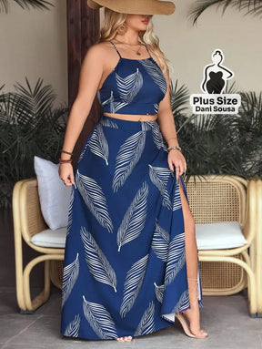 Vestido Longo Estampado de Alças Finas com Recorte na Cintura Plus Size Conjunto Cropped e Shorts Estampado com