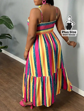 Vestido Longo Listrado com Recorte Frontal e Alças Finas Plus Size Conjunto Cropped e Shorts Estampado com Detalhes de
