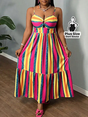 Vestido Longo Listrado com Recorte Frontal e Alças Finas Plus Size Conjunto Cropped e Shorts Estampado com Detalhes de