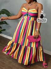 Vestido Longo Listrado com Recorte Frontal e Alças Finas Plus Size G Conjunto Cropped e Shorts Estampado com Detalhes