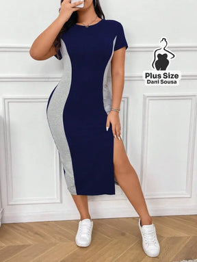 Vestido Midi Bicolor com Fenda Lateral e Mangas Curtas Plus Size Vestido Midi Bicolor com Fenda Lateral e Mangas Curtas