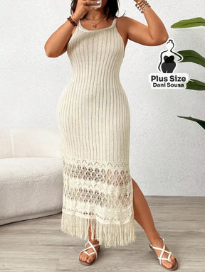 Vestido Midi Canelado com Detalhe de Crochê e Franja Plus Size Vestido Midi Canelado com Detalhe de Crochê e Franja